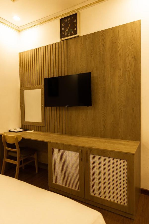 Hoang Loc Hotel 부온마투옷 외부 사진