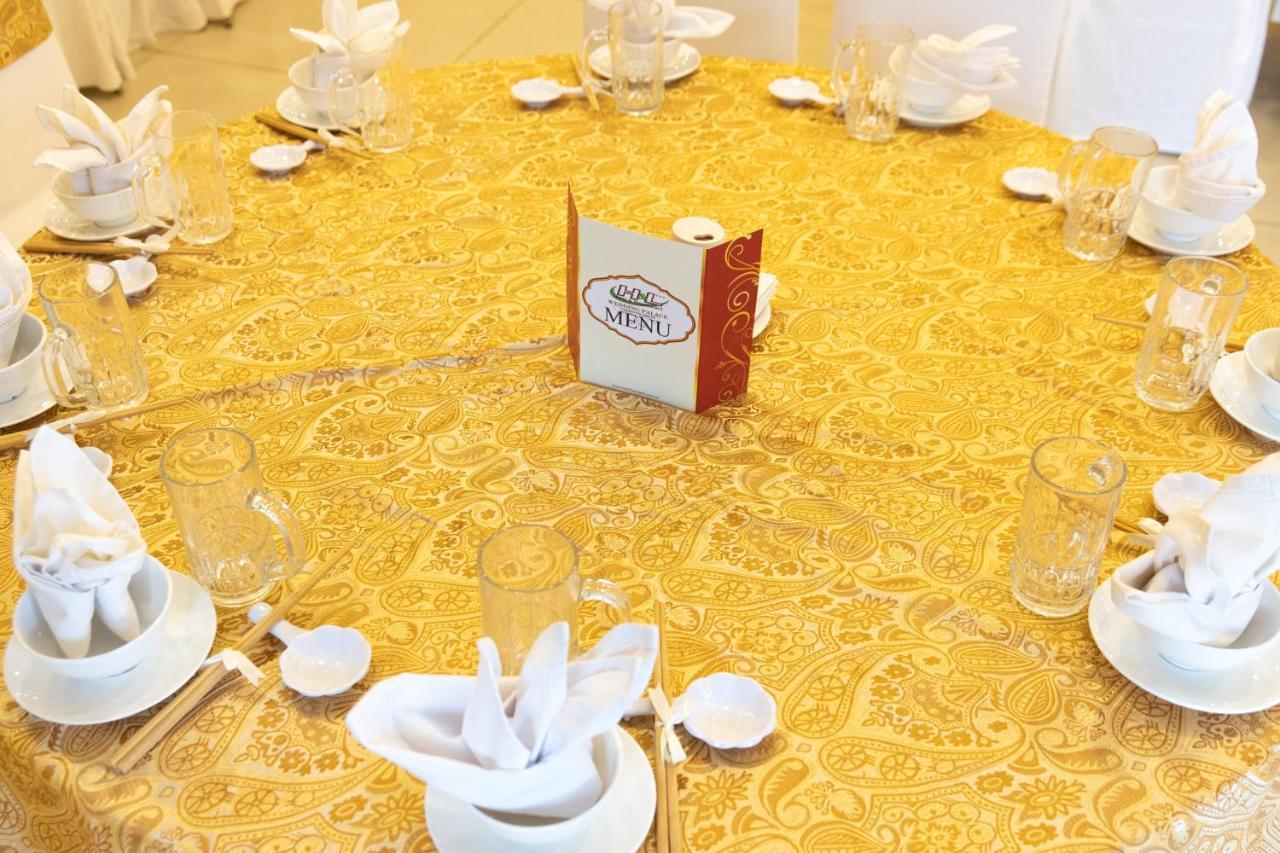 Hoang Loc Hotel 부온마투옷 외부 사진