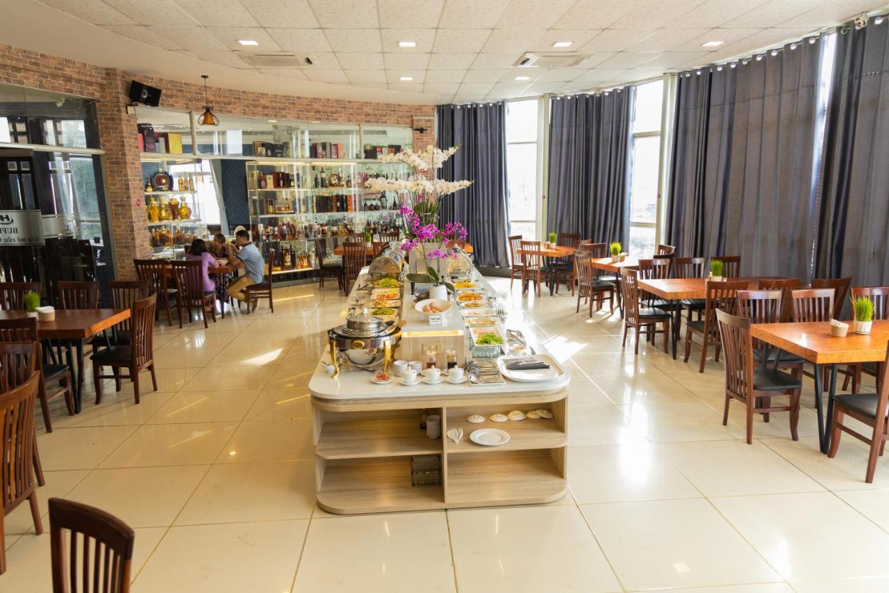 Hoang Loc Hotel 부온마투옷 외부 사진